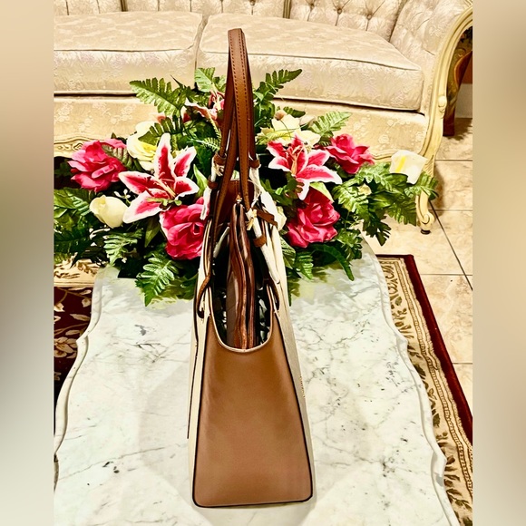 MICHAEL KORS Walsh Medium Tote - Picture 5 of 11